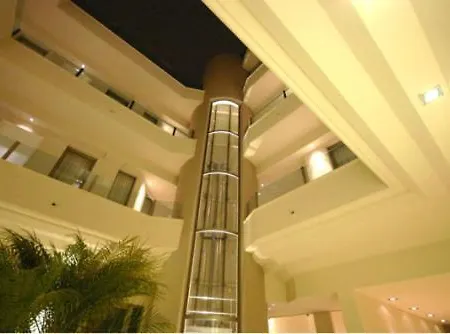 15 Hotel